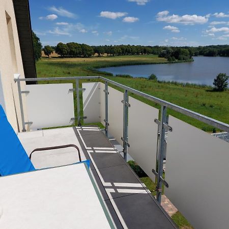 Dachgeschosswohnung Mit Seeblick Ahrensbok Exterior photo